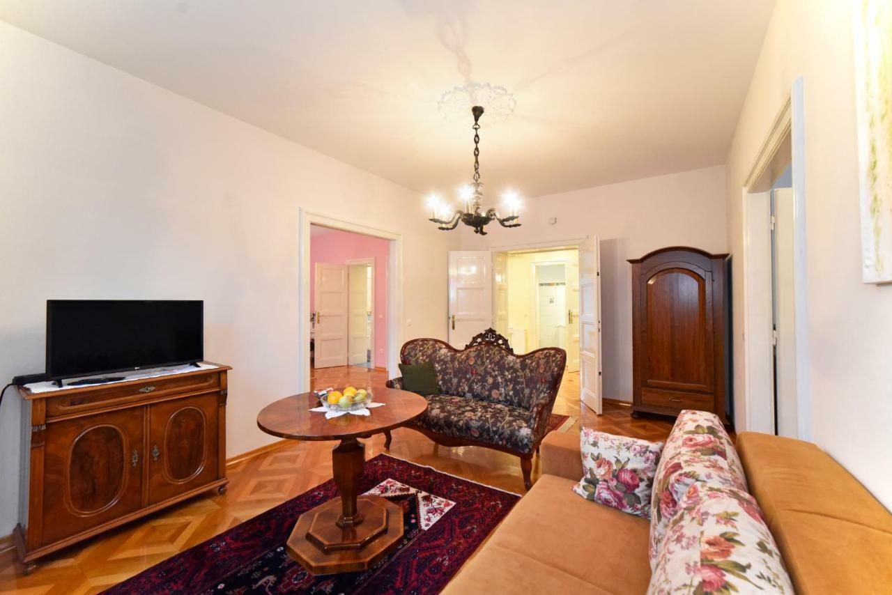 Apartment Tatjana Загреб Экстерьер фото